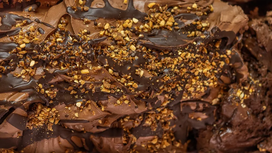 Toblerone — sorvete artesanal da Arkyn com crocante de amêndoa